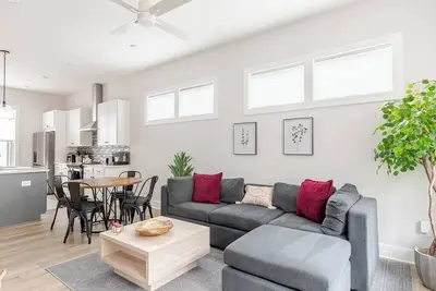 Image de Elegant Townhouse – Near Midtown & Atl Attractions