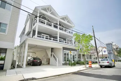 Image de Brand New for 2025 Located in the heart of downtown Sea Isle