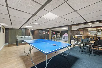 Image de Fun Game House in Warren, Dog Friendly!