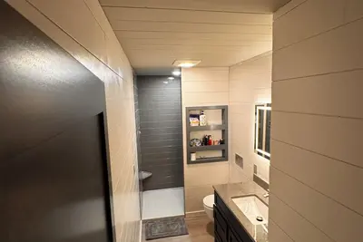 Image de The Loony Uncle Wilderness Suite! 1/4 mile from Lake Vermilion Access.