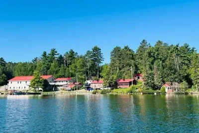 Image de Lakefront 3-bedroom cabin on Crow Lake #4 Bull Moose Lodge