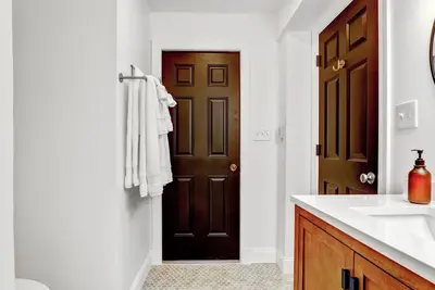 Image de Charming 2-bedroom in the heart of Arlington walk to Metro