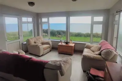 Image de 3-Bed Seaside Cottage Retreat - Parking & Garden