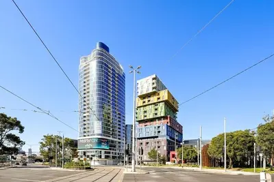 Image de Modern St Kilda 2br private parking & tram access