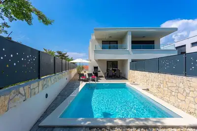 Villa Larus on Island Krk for 6 people with sea view & only 500 m from the sea