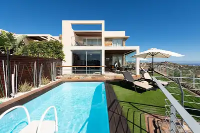 Image de Villa à San Bartolomé avec piscine chauffée