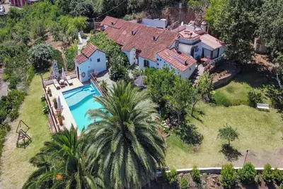 Image de Maison Troglodyte à Fontanales avec Piscine