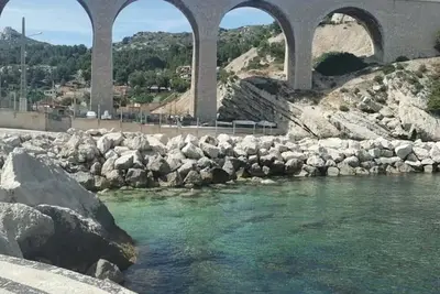 Image de Cabanon dans les calanques de la Vesse