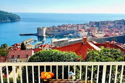 Image de Brand new apartments - 5 minutes from Old town, excellent views, balconies