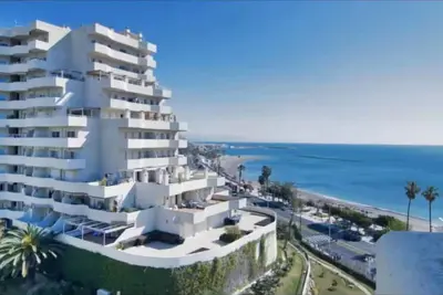 Image de Benal Beach Studio vue mer -plage á pied