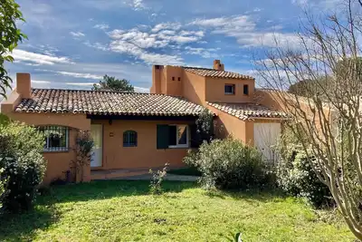 Image de Maison au calme dans parc paysagé à 10min d'Aix - piscine partagée