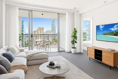 Image de Chevron Renaissance | Ocean & Canal Views | Central Surfers Apt + Pool & Parking
