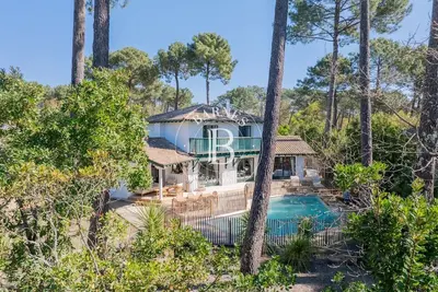 Image de Villa 5 chambres ( 9 couchages), lisière de forêt\nGrand Piquey