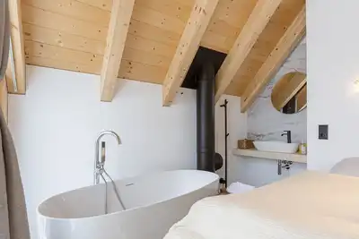 Image de Chalet #4 with 2 bedrooms and sauna