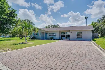 Image de Largo Poolside Haven - Minutes to Indian Rocks Beach