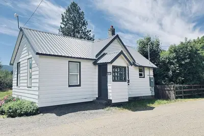 Image de Cozy, Ac, easy highway access. 1-Bedroom home near cafes and shops!