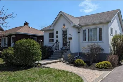 Image de Quiet 3 Bdrm Family Home in Tbay!