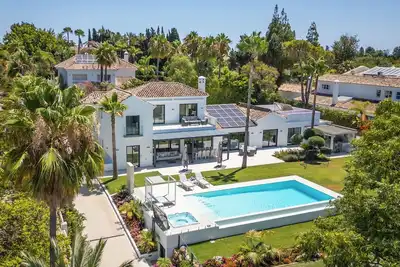 Image de Stunning 6-Bedroom Villa in Guadalmina Baja