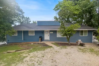 Image de Spacious 5-bedroom house in fabulous Lake Ozark with dock just doors from H-toad
