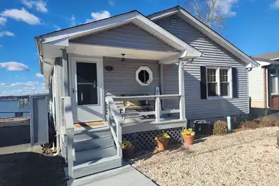 Image de Charming 2-bedroom cottage with Boat Slip, WiFi, and Ac