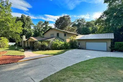 Image de La Casona: Spacious 6-bedroom house, outdoor pool, and new pickleball court!