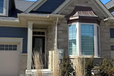 Image de Charming and cozy townhome in Black Creek, Niagara Falls