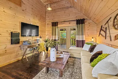 Image de Charming Cabin Retreat • Pet-Friendly & Trails
