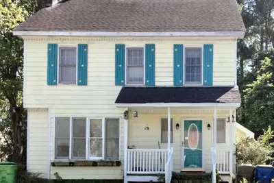 Image de Heidi's Haven. Charming 3-bedroom house. Northeast Raleigh. 9 mins from downtown