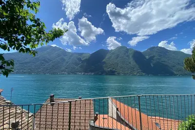Image de The Garden By The Lake