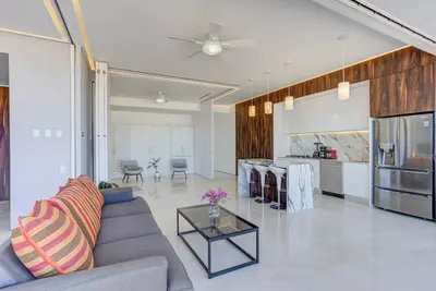 Image de Pier 57 Luxury | Ocean Views, Infinity Pool & Bar