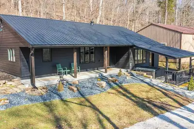 Image de Secluded Cabin in the woods w/ Hot tub & Fire Pit near French Lick, In