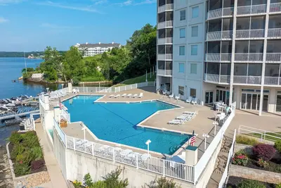 Image de 9103 Towers. Beautiful 3 bedroom Condo! Located in Osage Beach!
