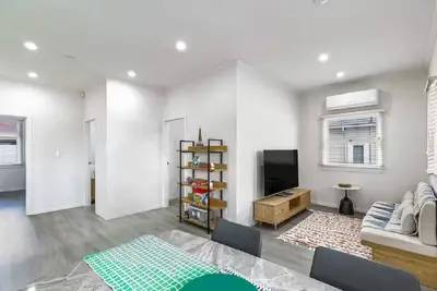 Image de 3br Home w Ample Parking 10 Min to Auckland Cbd