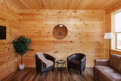 Image de Spacious Two-Bedroom log Townhouse #14