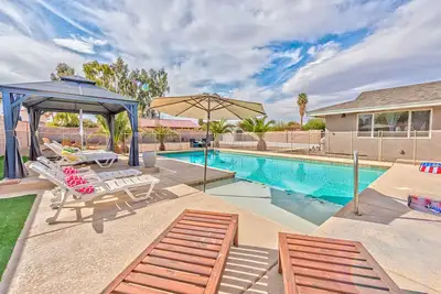 Image de 5 stars Villa! Modern Central! Big Pool & Back Yard! !