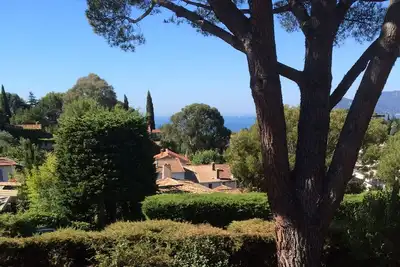 Modern villa, sea views, 15 min walk to city, green surrounding, very calm,