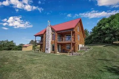 Image de Ellicottville Cabin w\/hot tub, stocked pond & 150+ acres of land to explore!