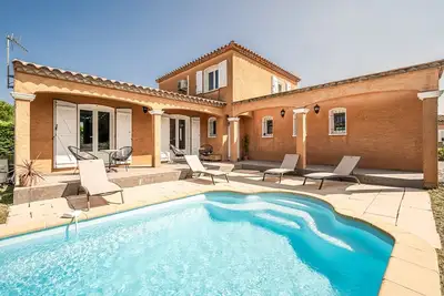 Image de L'Occitane ~ Piscine ~ Climatisation ~ Parking