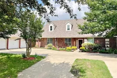 Image de Lake Tawakoni Retreat\nA charming country side getaway. . .