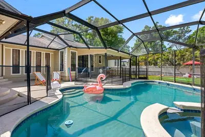 Image de 3bd Coastal Getaway - Pool, Mini Golf & Billiards