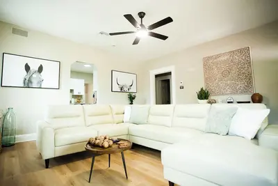 Image de Ybor City King Beds Free Private Parking 2 miles to Downtown Tampa