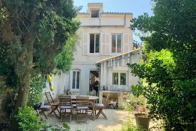 Image de Maison Vieux-port La Rochelle- quartier St Nicolas. Idéal pour tout faire à pied