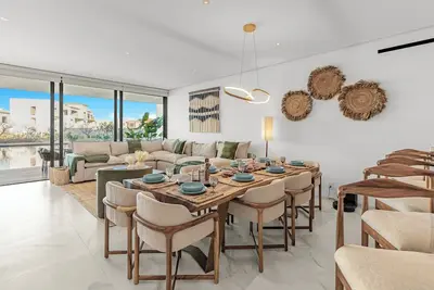 Image de 7 Minutes From The Beach! Brand New Luxury Condominium In Club Campestre Los Cabos