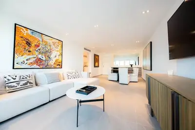 Image de Oasis 2br/2Bath Steps from Beach + Parking @ Esj