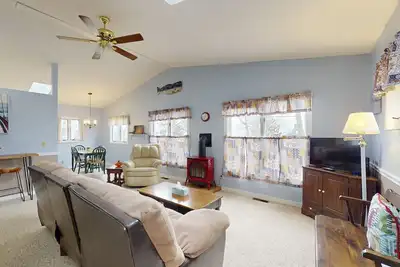 Image de Charming Cottage with Ocean Views, Wifi, and Washer and Dryer