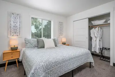 Image de First Ave Haven, Hot Tub and E-Bike