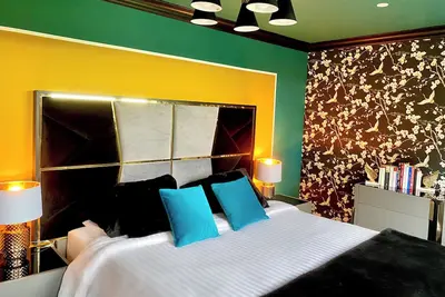 Image de Private Bedroom & Bathroom with Amazing View in Quirky Townhouse