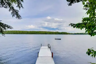 Image de Serene Cabin with Lakefront Access, Cozy Fire Pit, and Bunk House