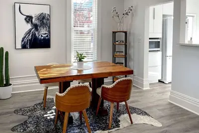 Image de Clean, Downtown Boulder Luxury. ⛰