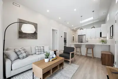 Image de The Suite Escape: Modern 2 Bed Garden Suite in North York